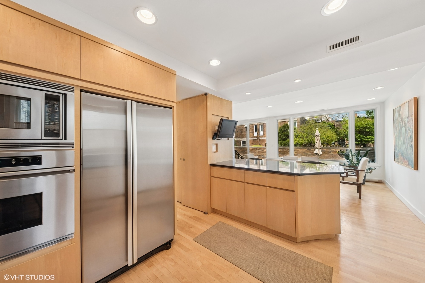 58 W Schiller Street