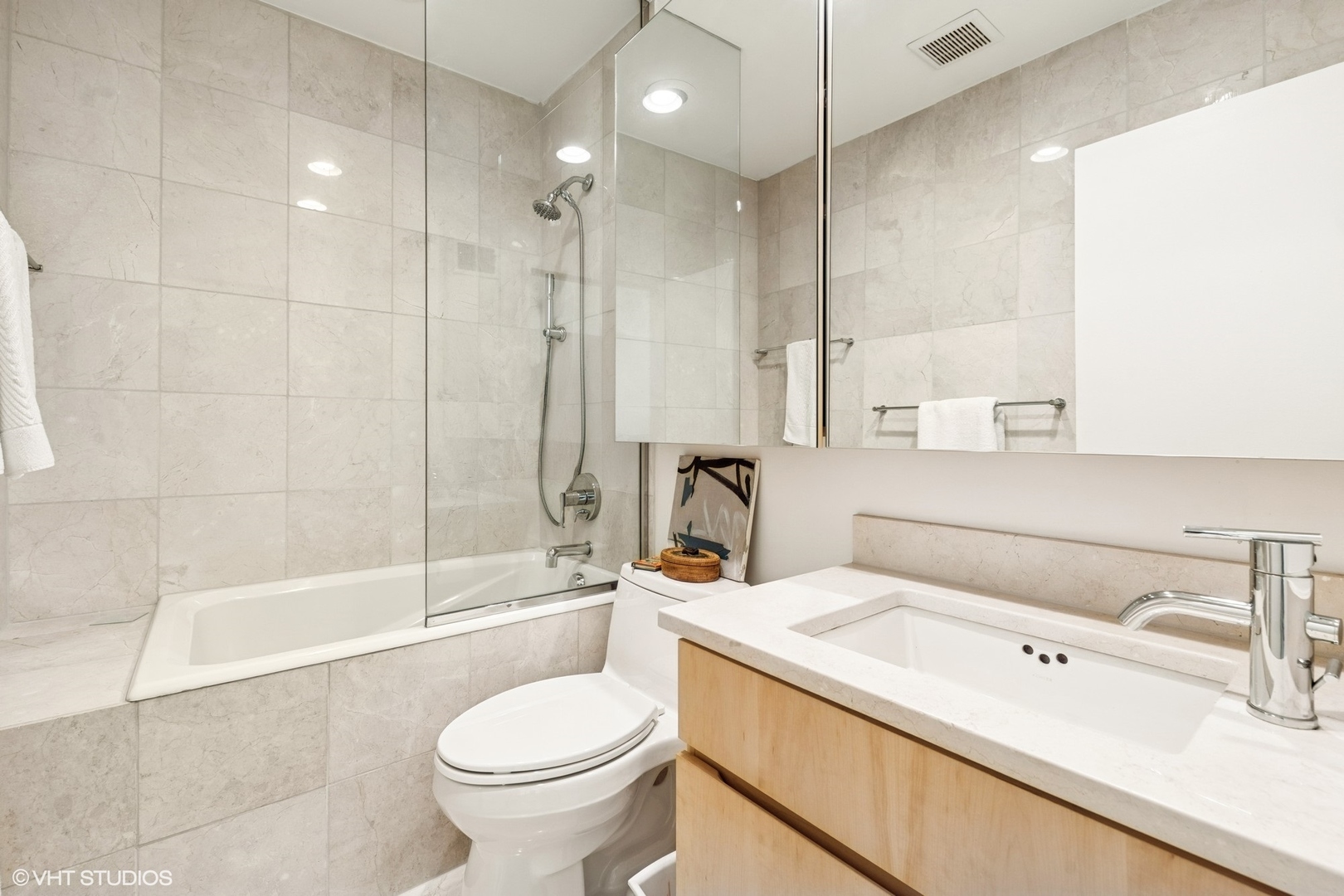 58 W Schiller Street