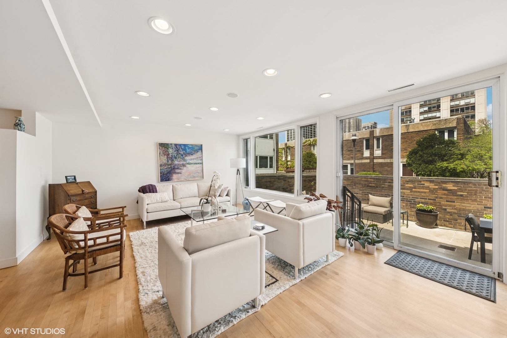 58 W Schiller Street