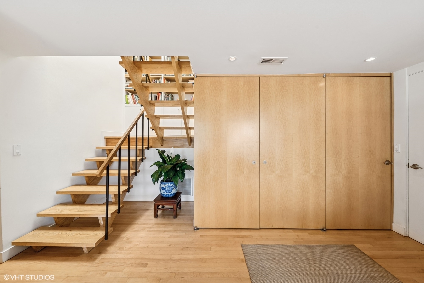 58 W Schiller Street