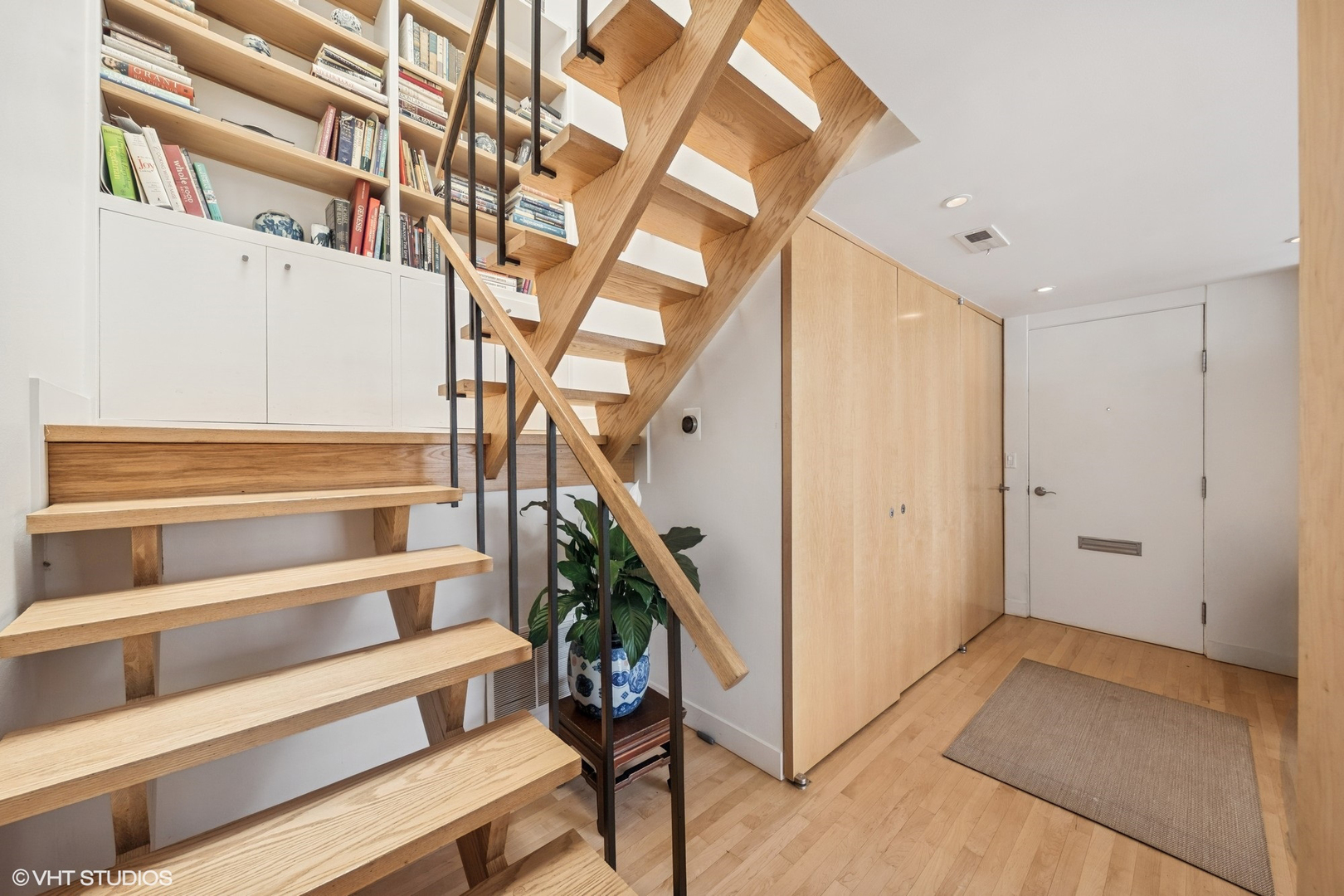 58 W Schiller Street