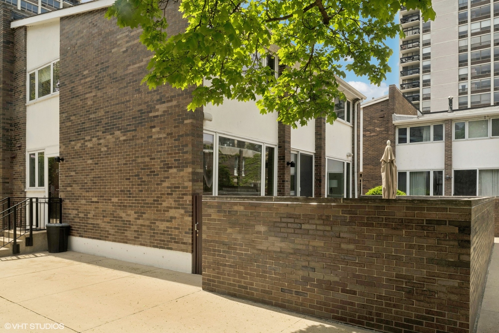 58 W Schiller Street