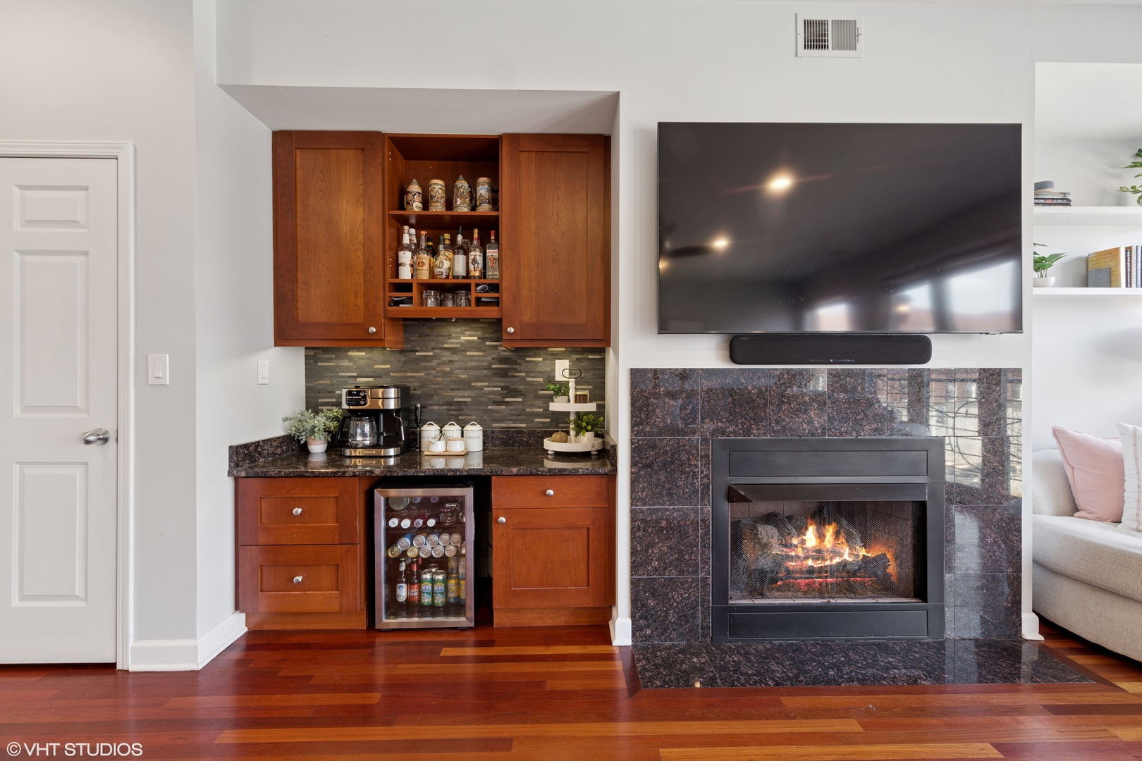 1907 W Chicago Avenue Unit: 3