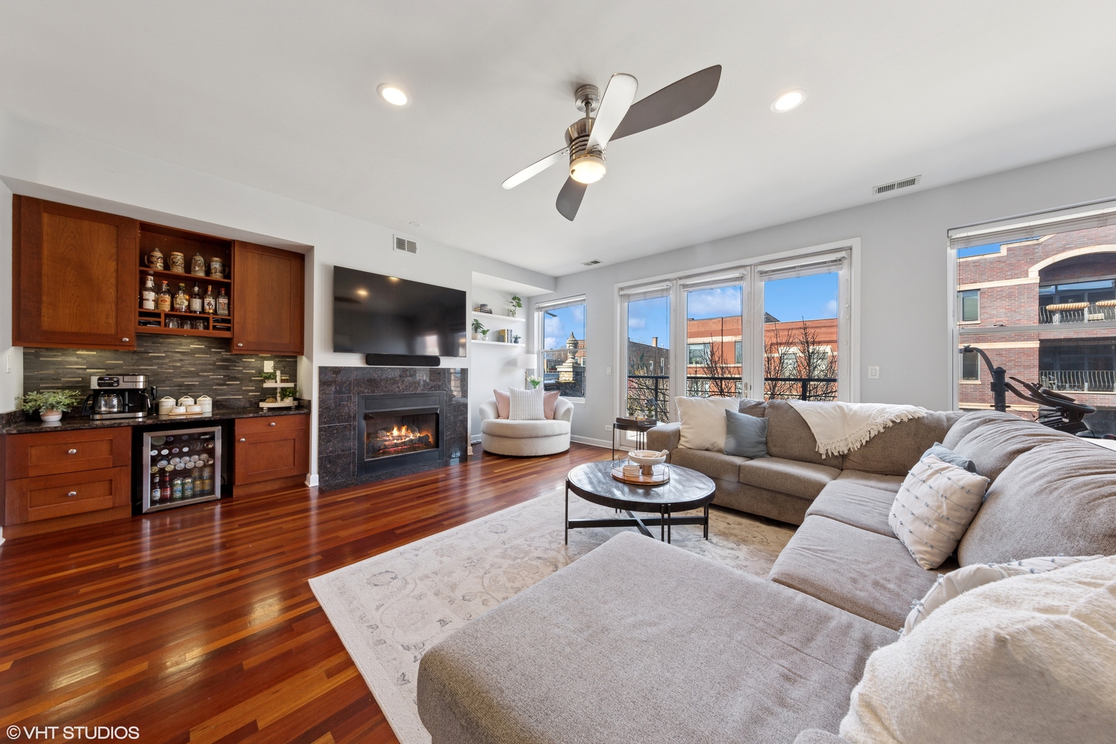1907 W Chicago Avenue Unit: 3