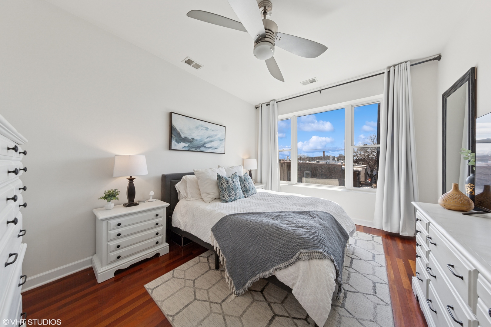 1907 W Chicago Avenue Unit: 3