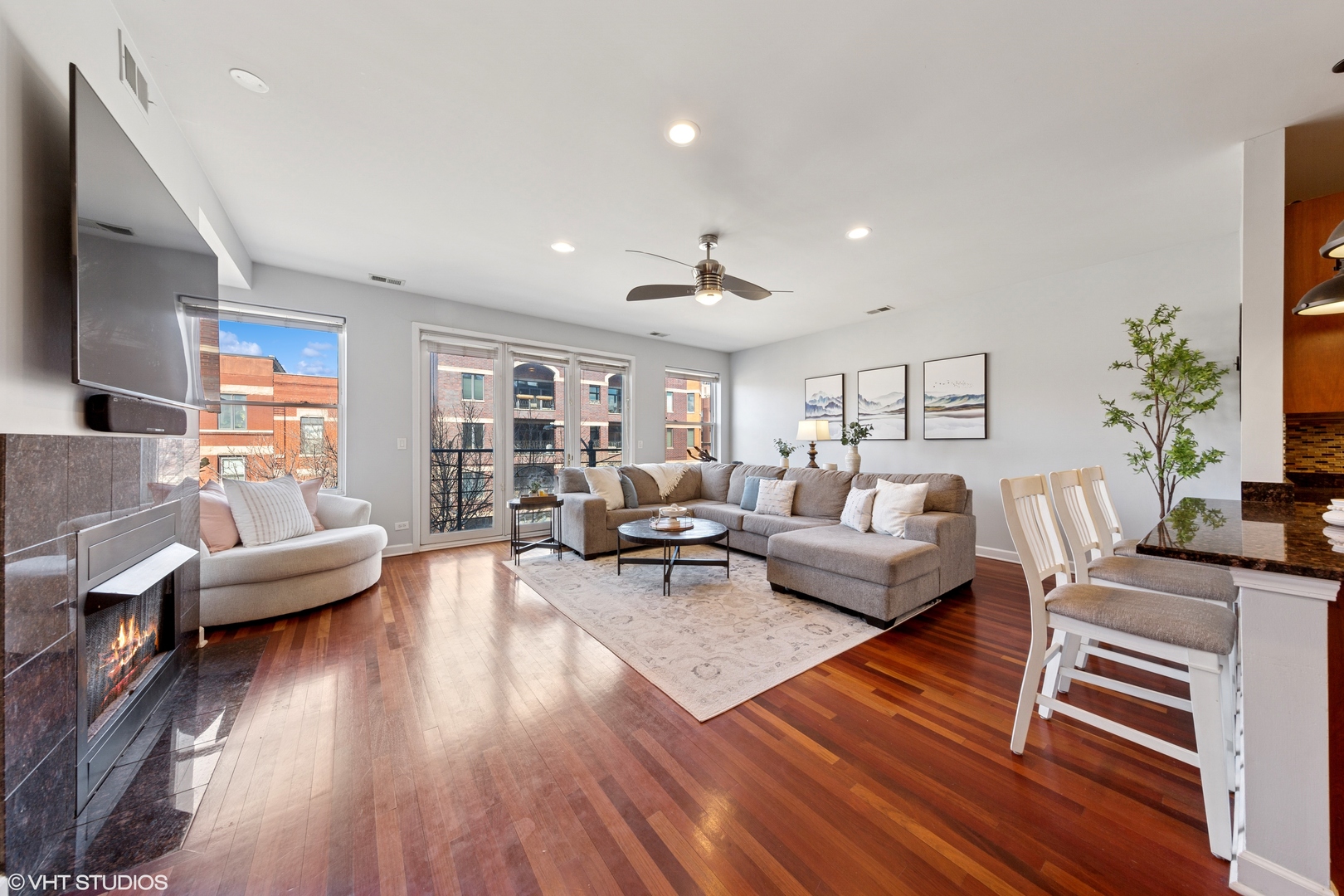1907 W Chicago Avenue Unit: 3