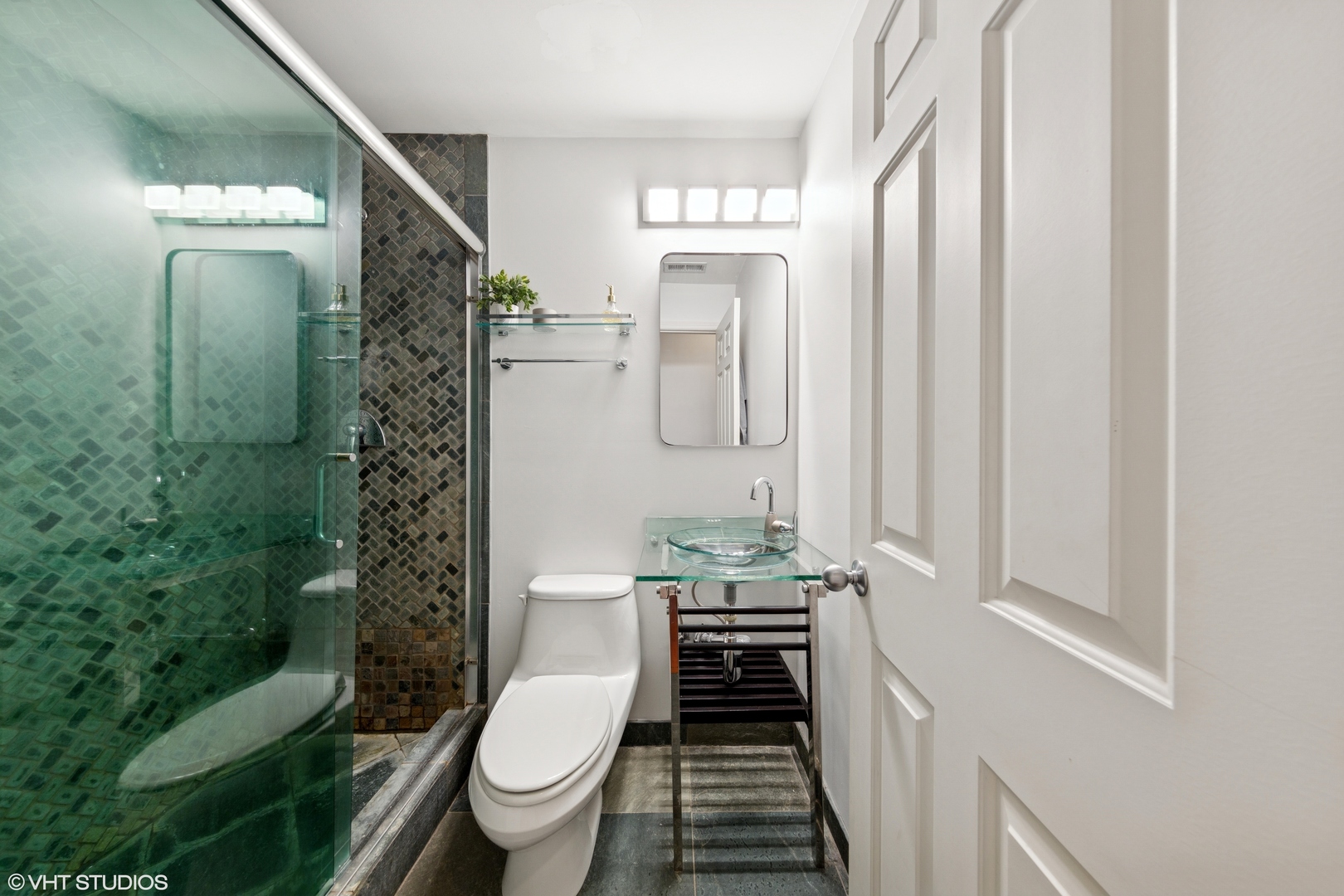 1907 W Chicago Avenue Unit: 3
