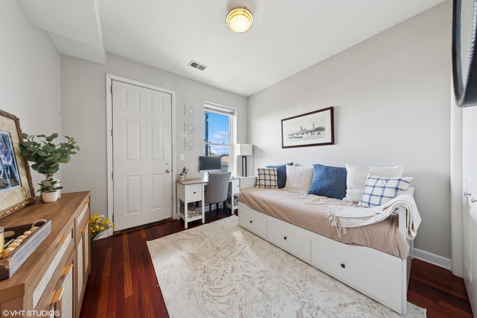 1907 W Chicago Avenue Unit: 3