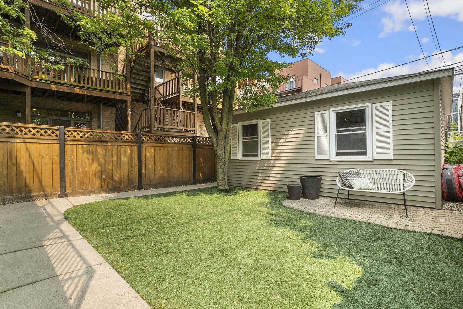 1850 W Superior Street