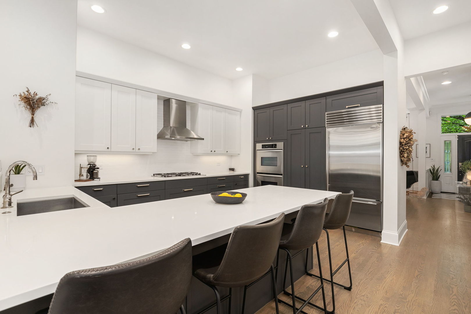 1850 W Superior Street