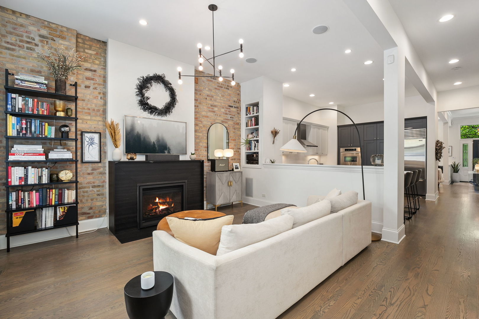 1850 W Superior Street