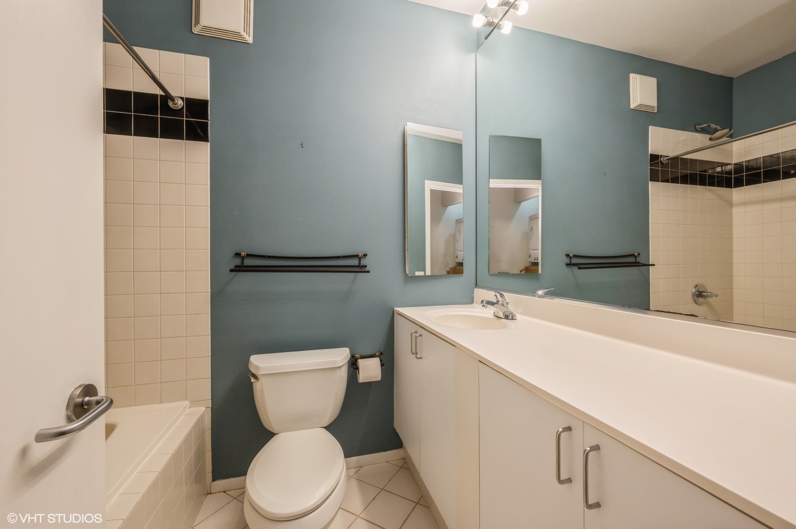 728 W Jackson Boulevard Unit: 818