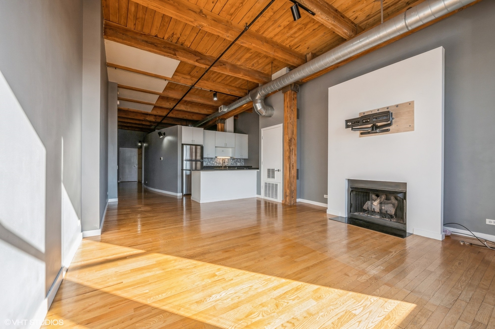 728 W Jackson Boulevard Unit: 818