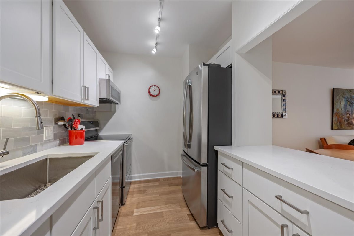 535 N Michigan Avenue Unit: 1103