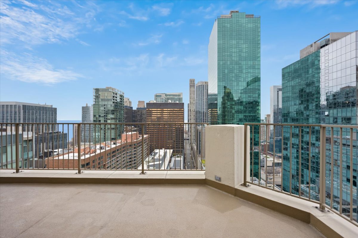 535 N Michigan Avenue Unit: 1103