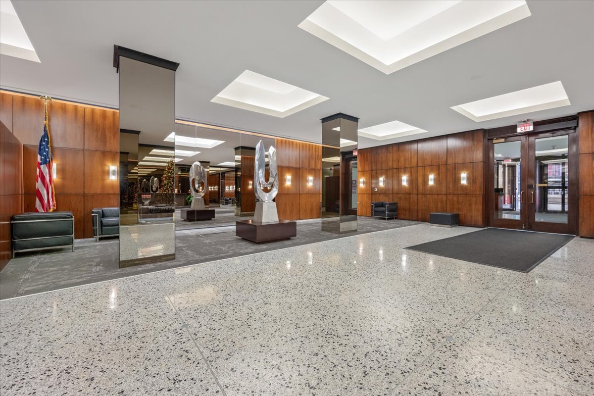 535 N Michigan Avenue Unit: 1103