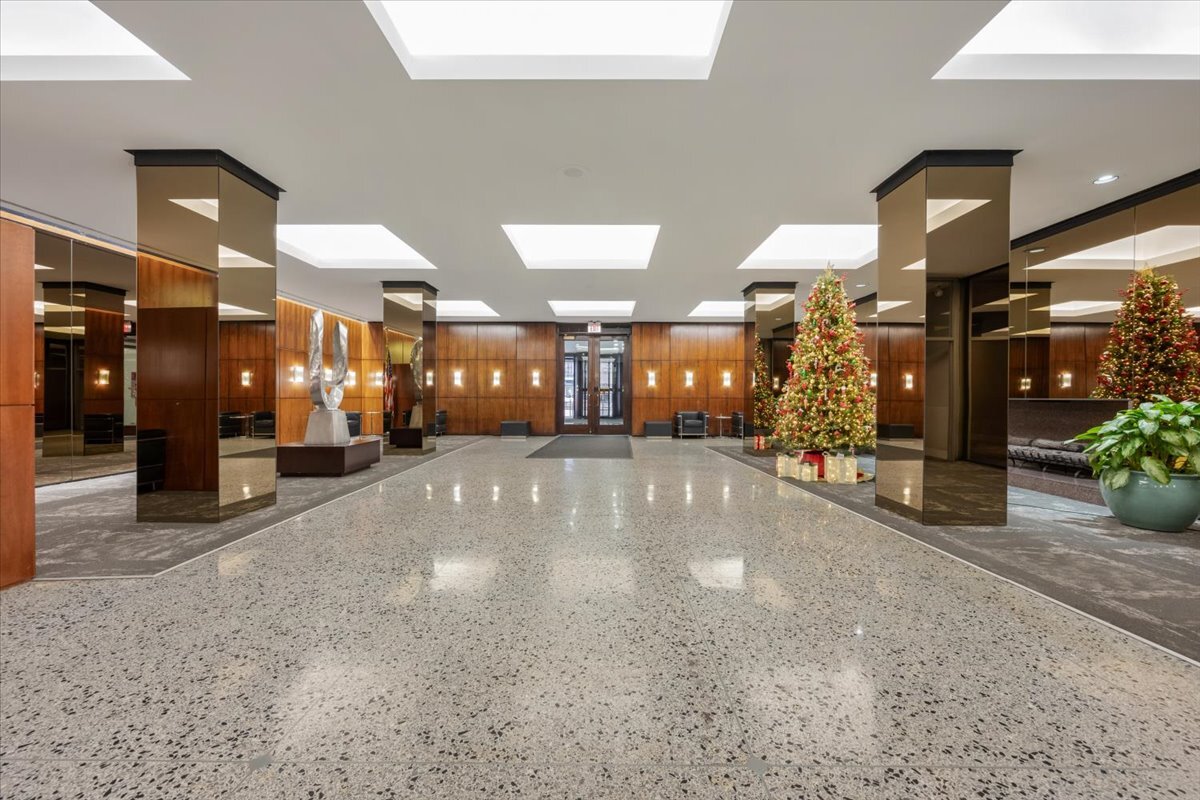 535 N Michigan Avenue Unit: 1103