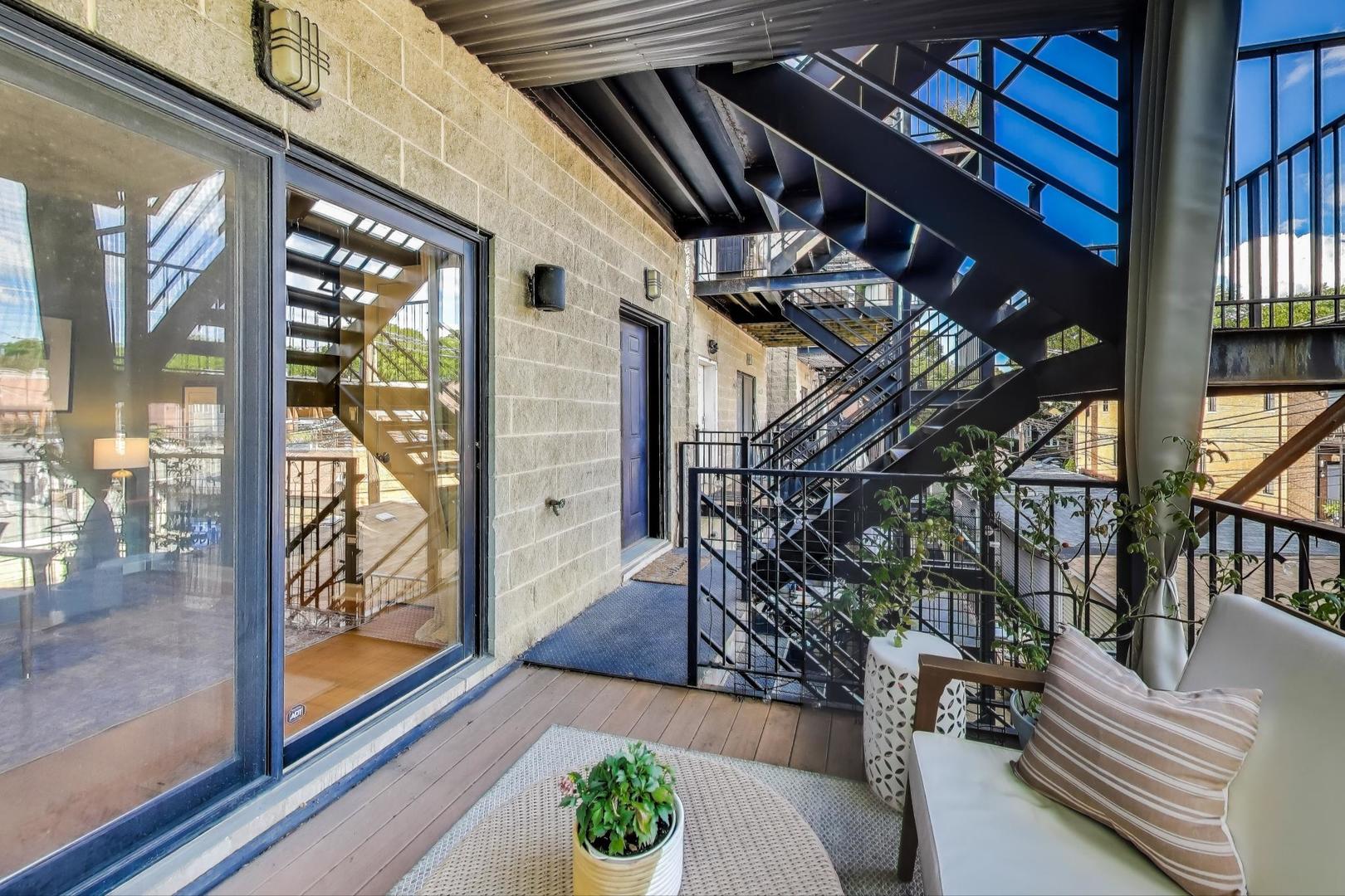 3009 N Damen Avenue Unit: 2