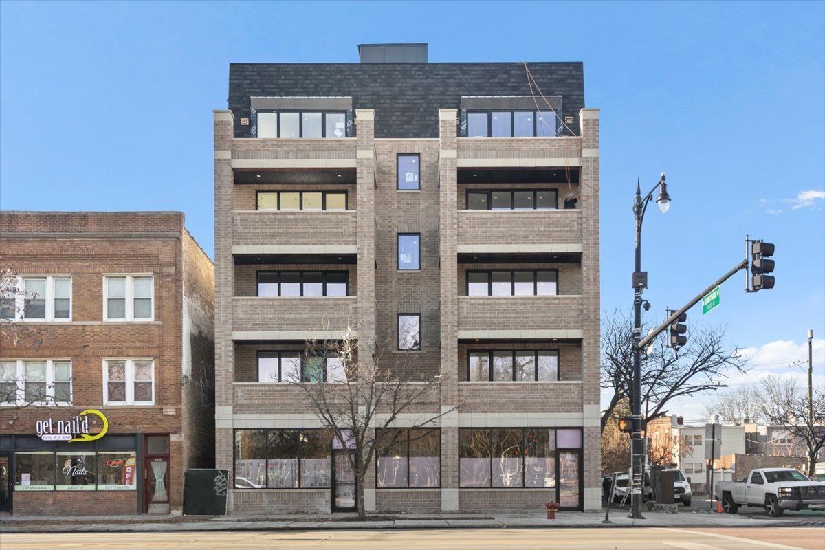 2405 W Sunnyside Avenue Unit: 4S