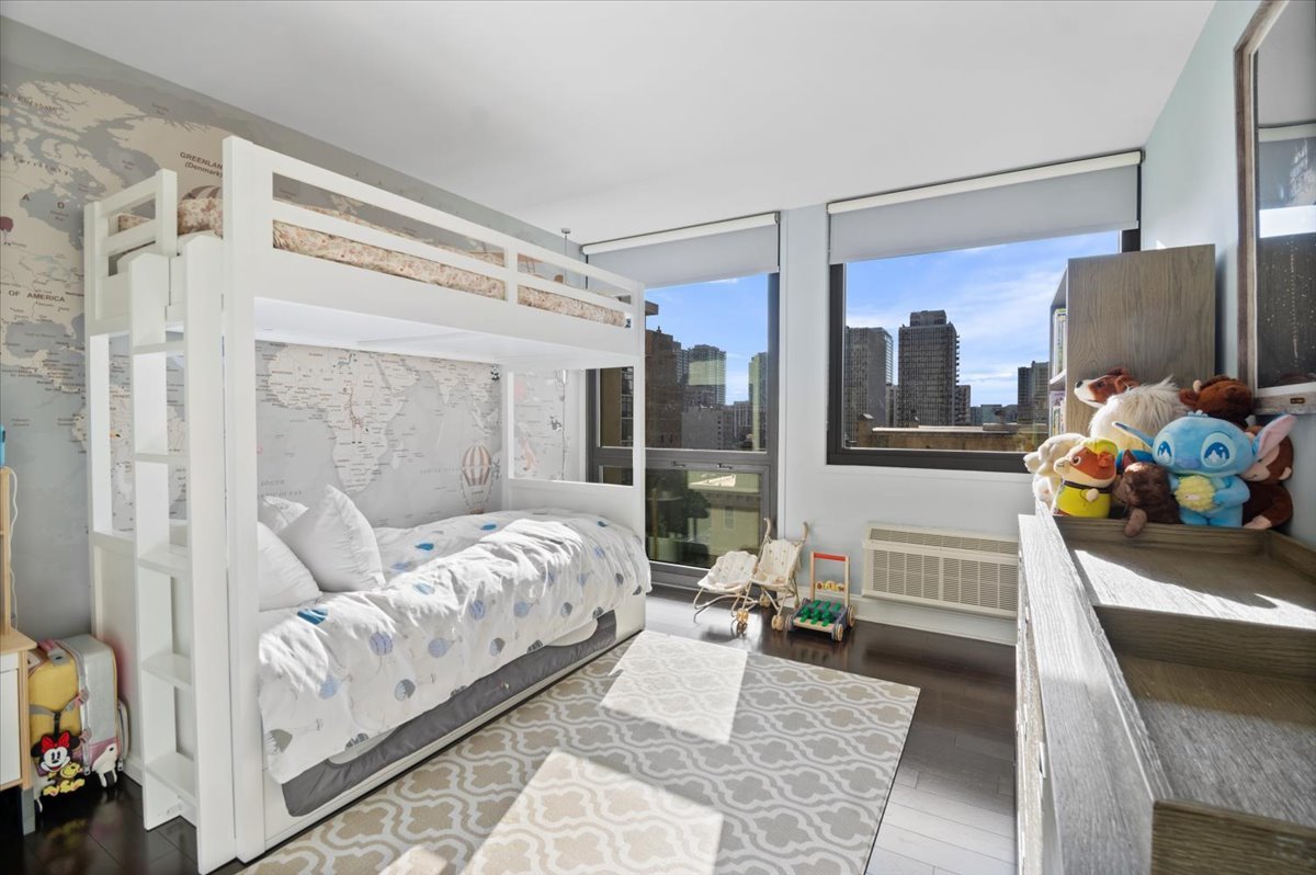 1240 N Lake Shore Drive Unit: 13B