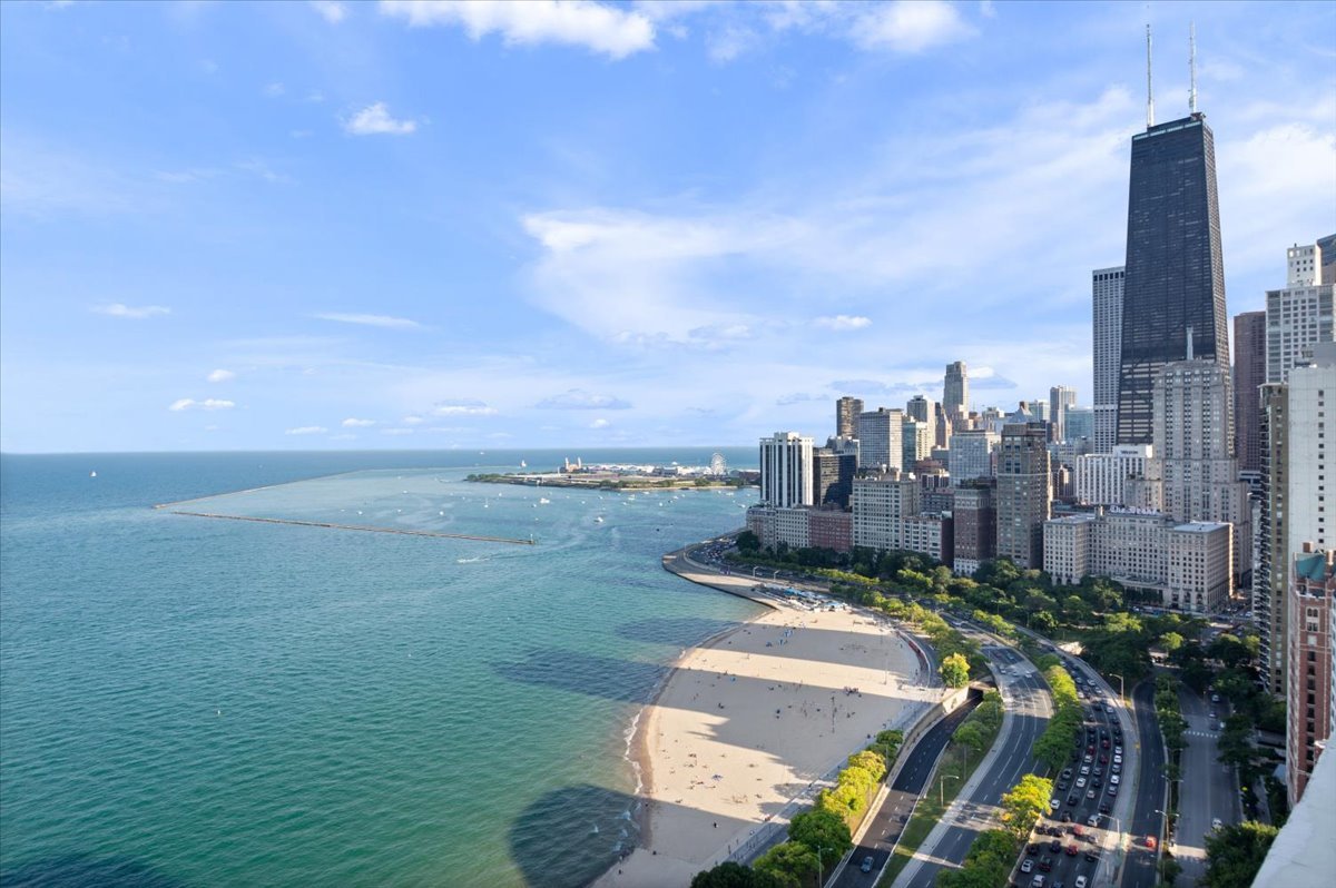 1240 N Lake Shore Drive Unit: 13B