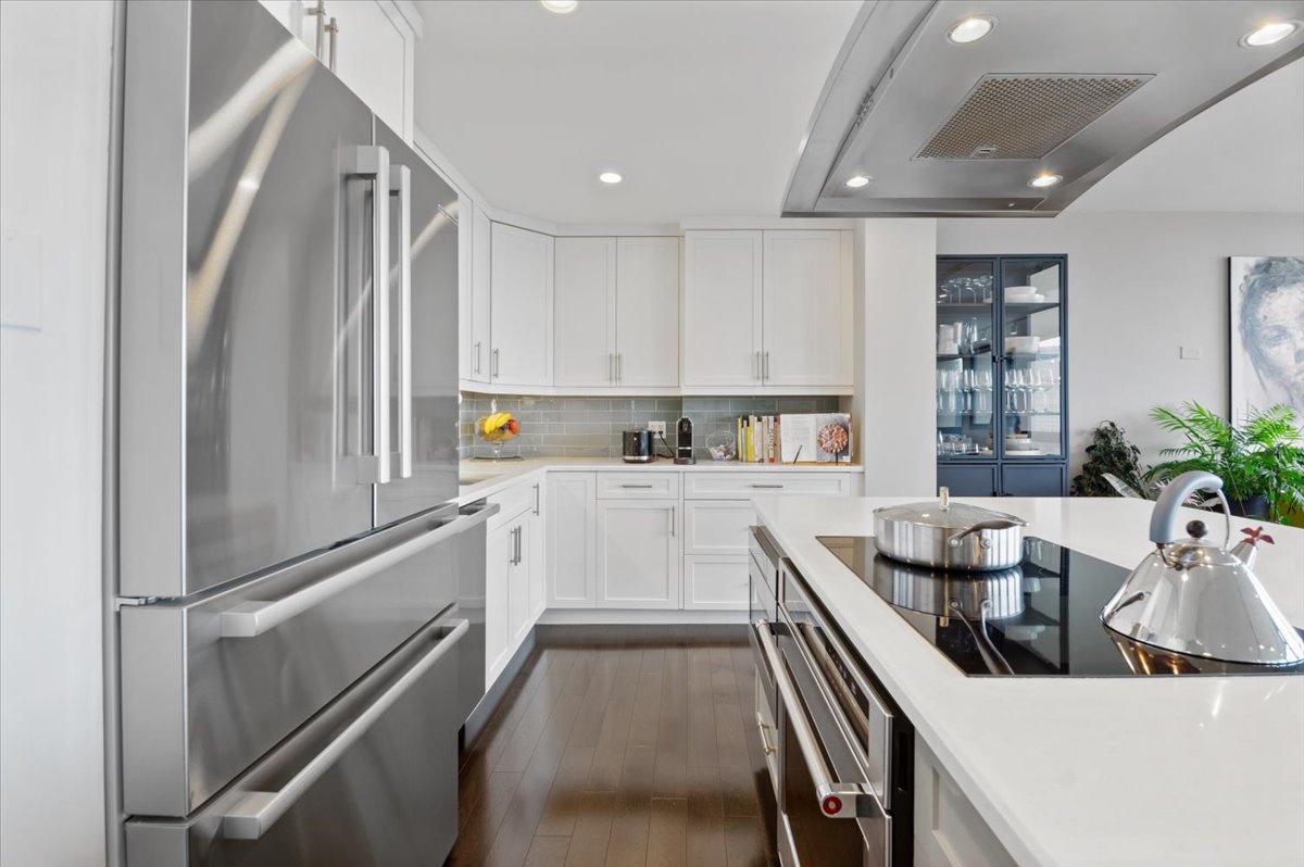 1240 N Lake Shore Drive Unit: 13B