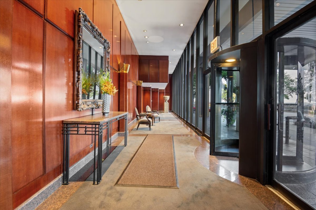 1240 N Lake Shore Drive Unit: 13B