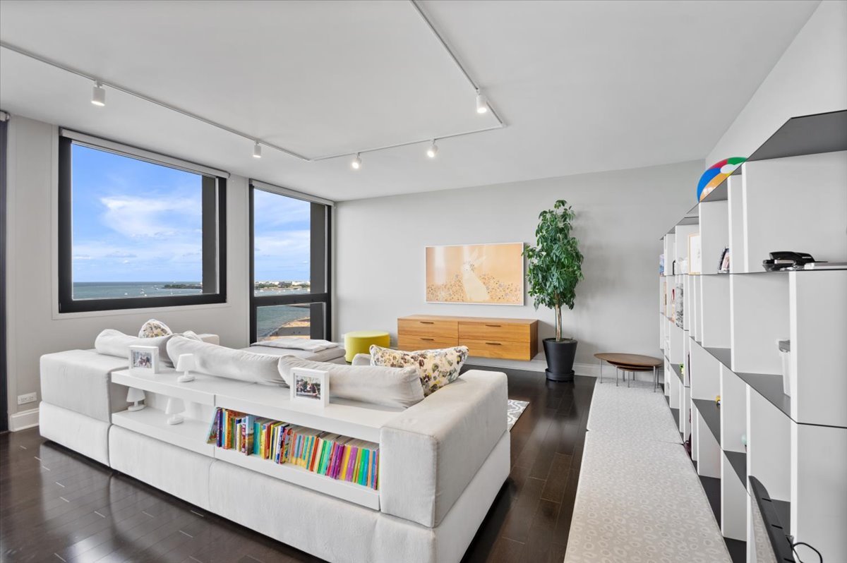 1240 N Lake Shore Drive Unit: 13B