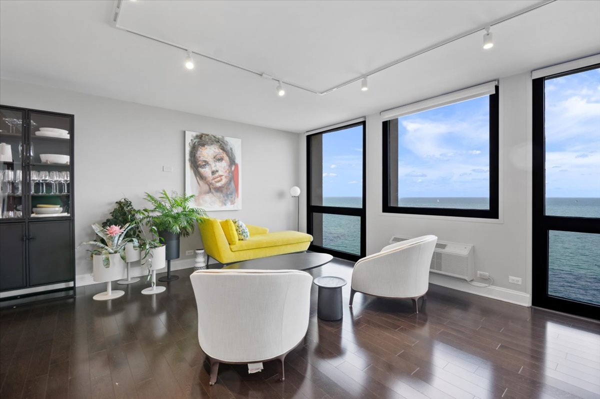 1240 N Lake Shore Drive Unit: 13B