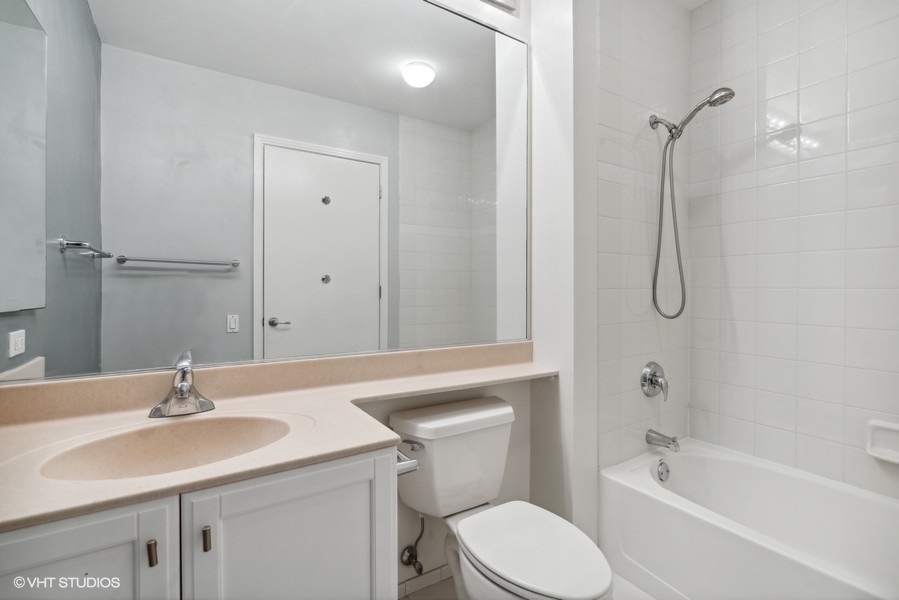 400 N La Salle Drive Unit: 3002