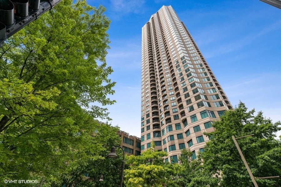 400 N La Salle Drive Unit: 3002