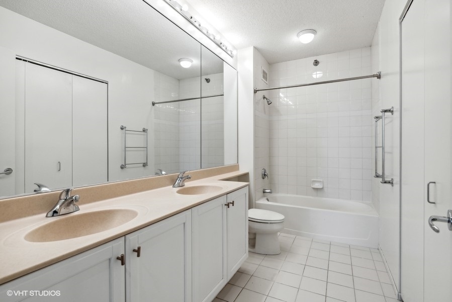 400 N La Salle Drive Unit: 3002