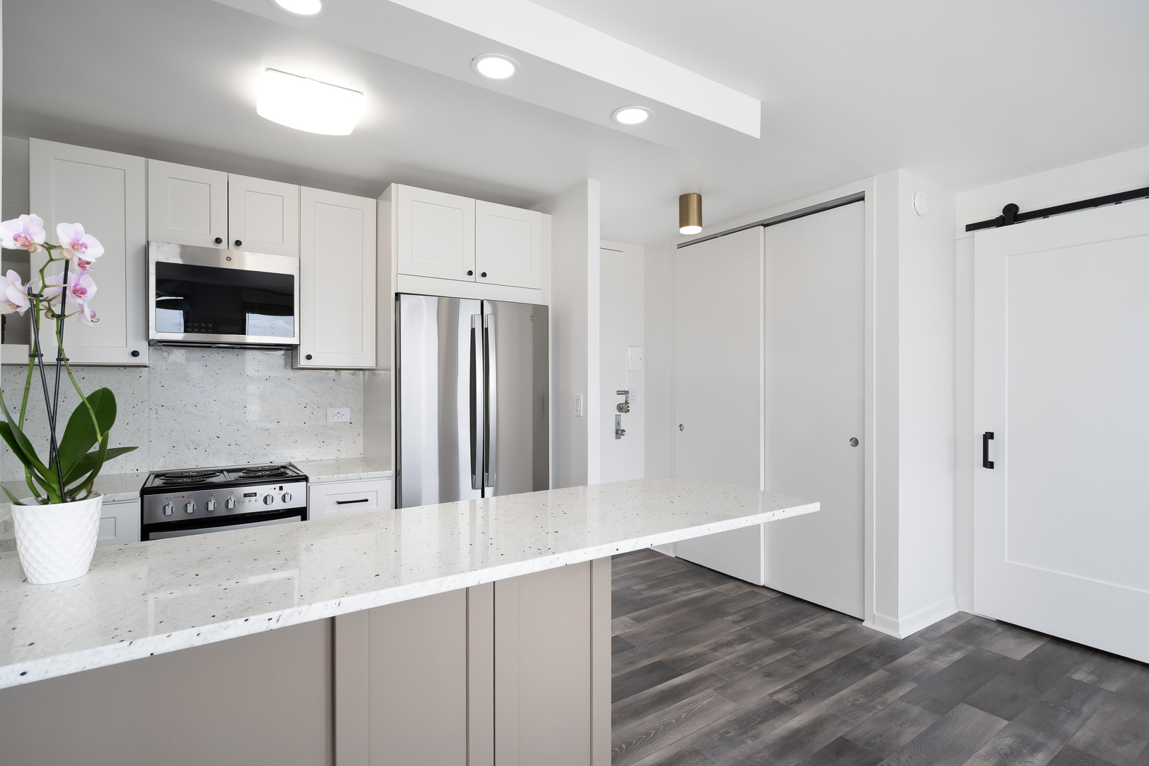 2626 N Lakeview Street Unit: 2106