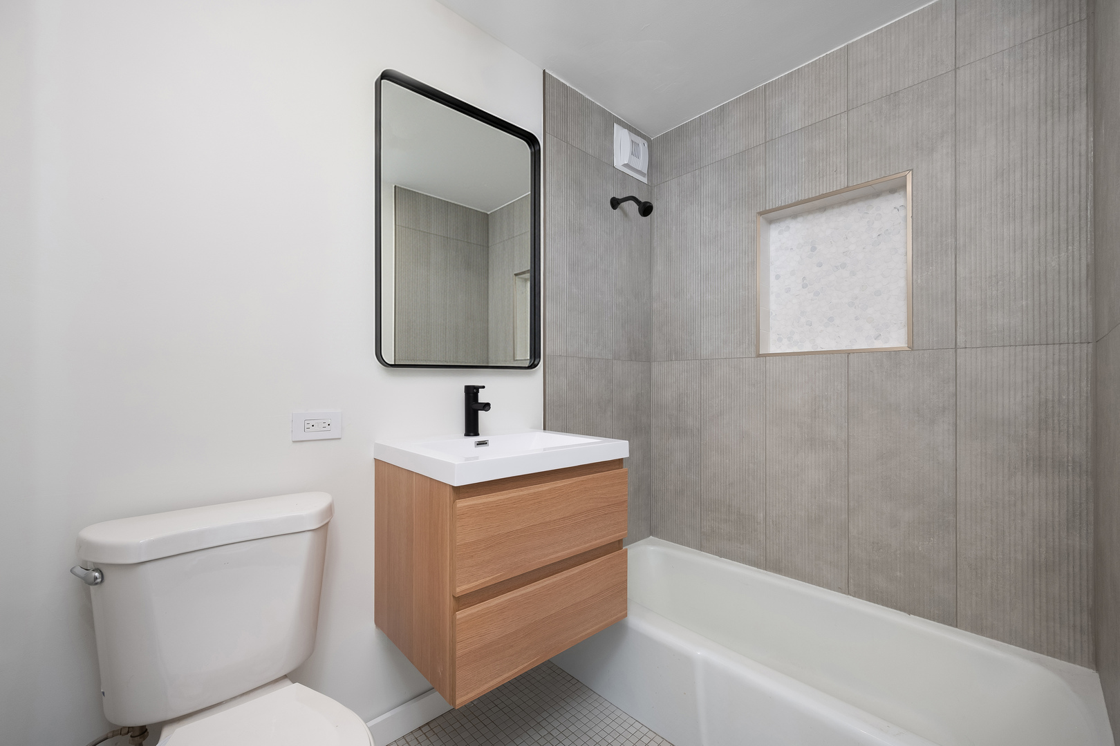 2626 N Lakeview Street Unit: 2106