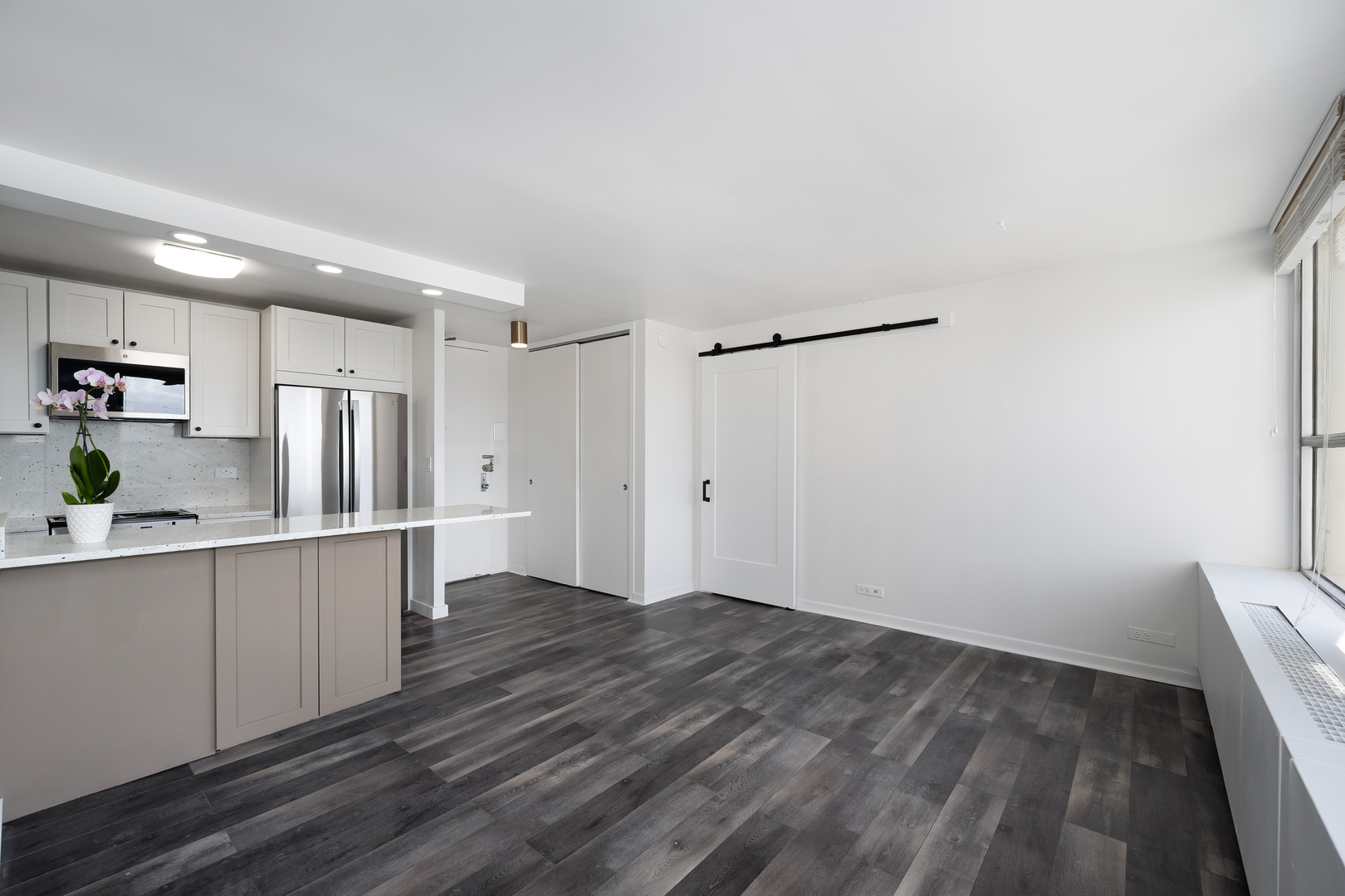 2626 N Lakeview Street Unit: 2106