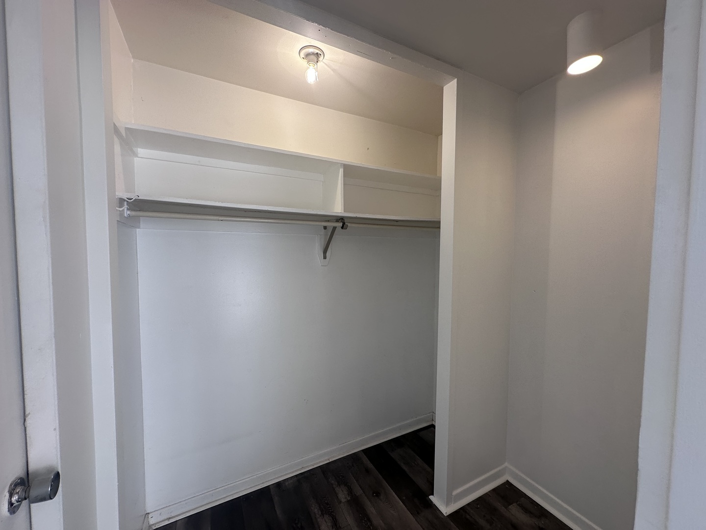 2626 N Lakeview Street Unit: 2106