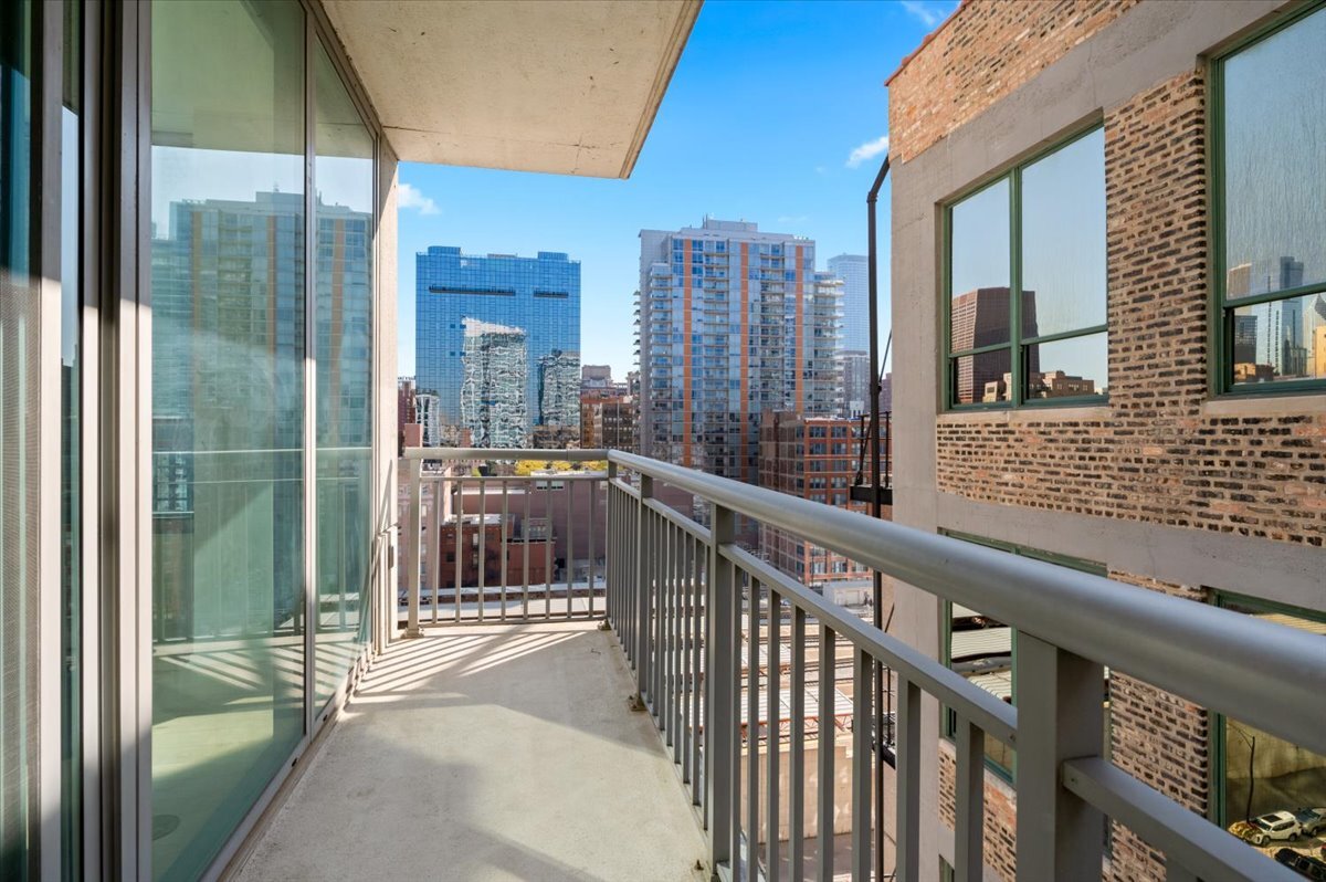701 S Wells Street Unit: 1204