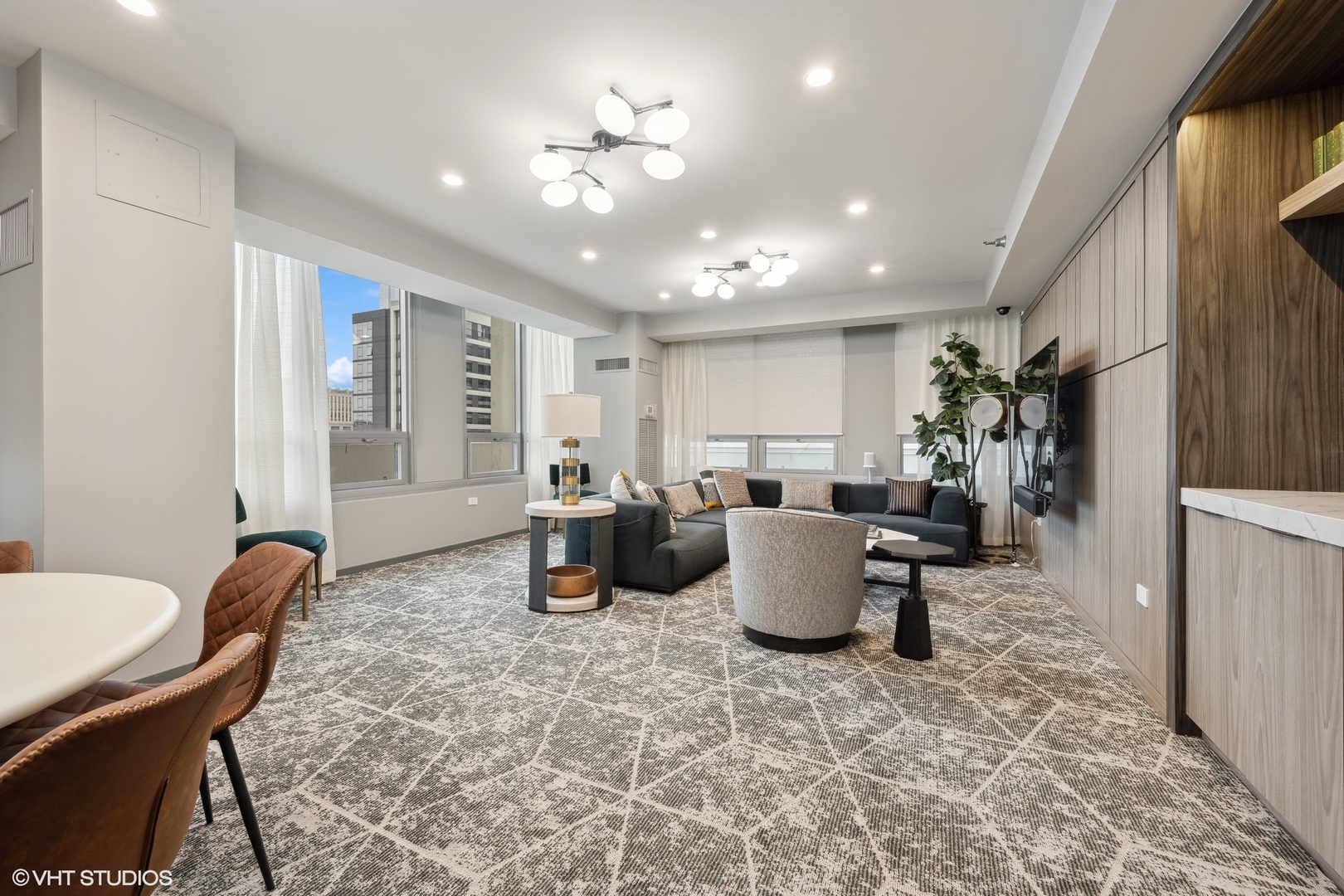 701 S Wells Street Unit: 1204