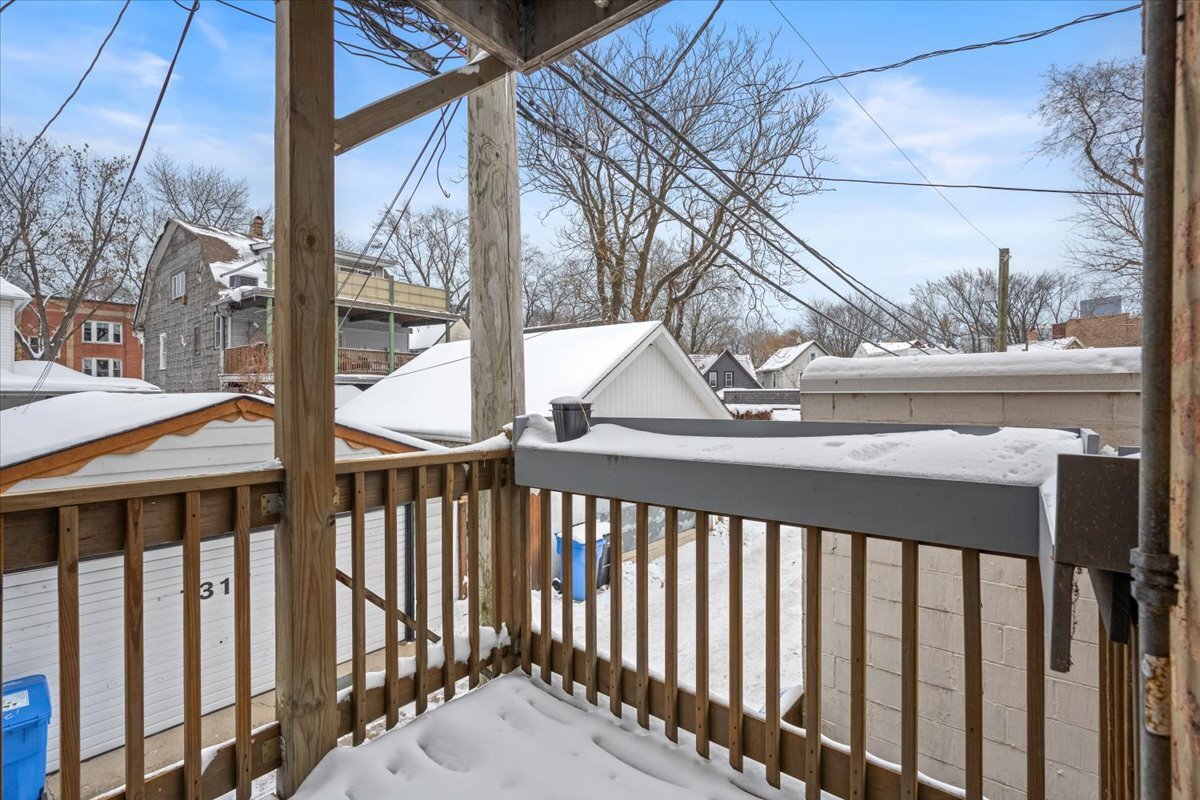 5741 N RIDGE Avenue Unit: 1