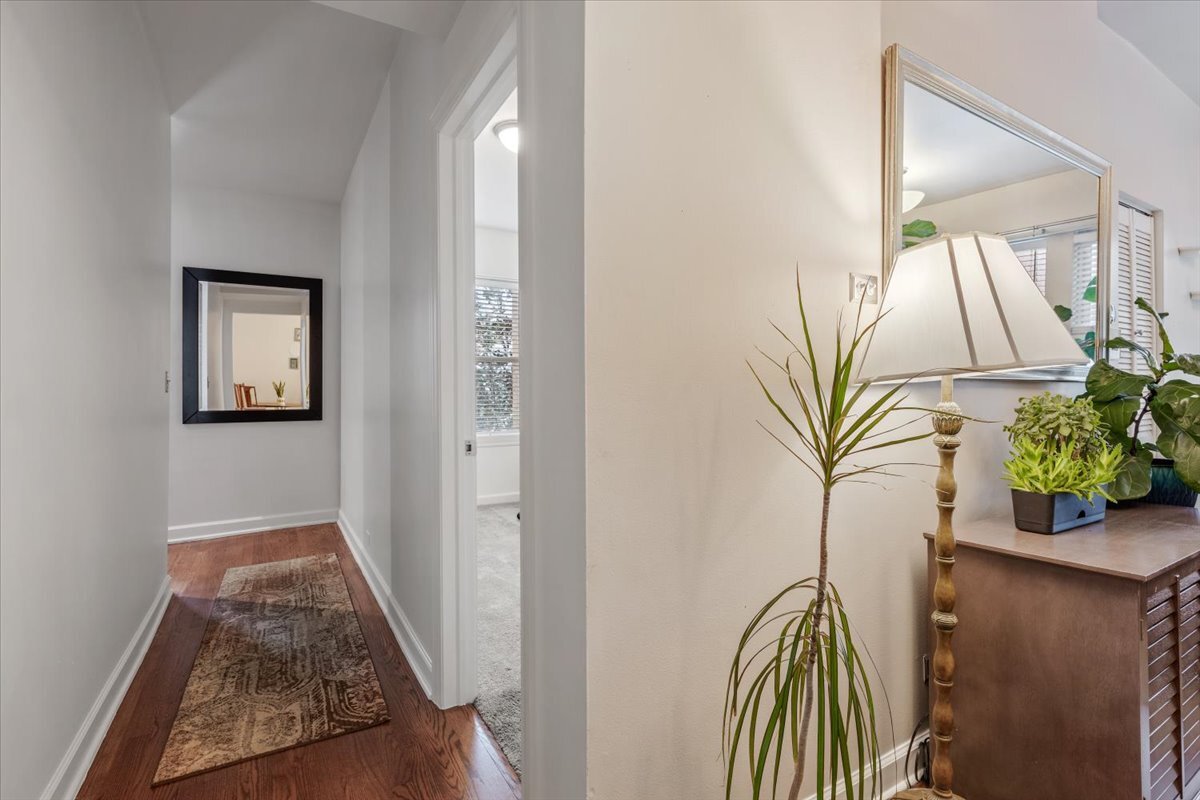 5741 N RIDGE Avenue Unit: 1