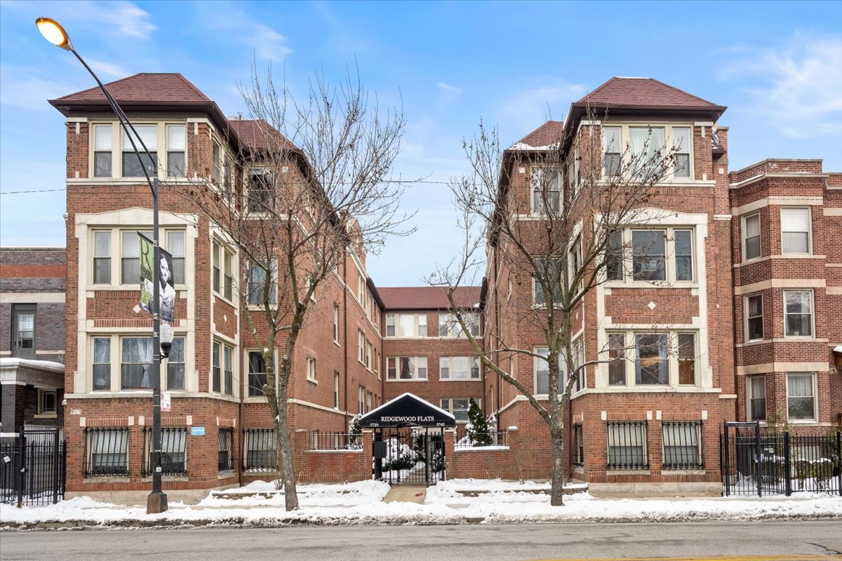 5741 N RIDGE Avenue Unit: 1