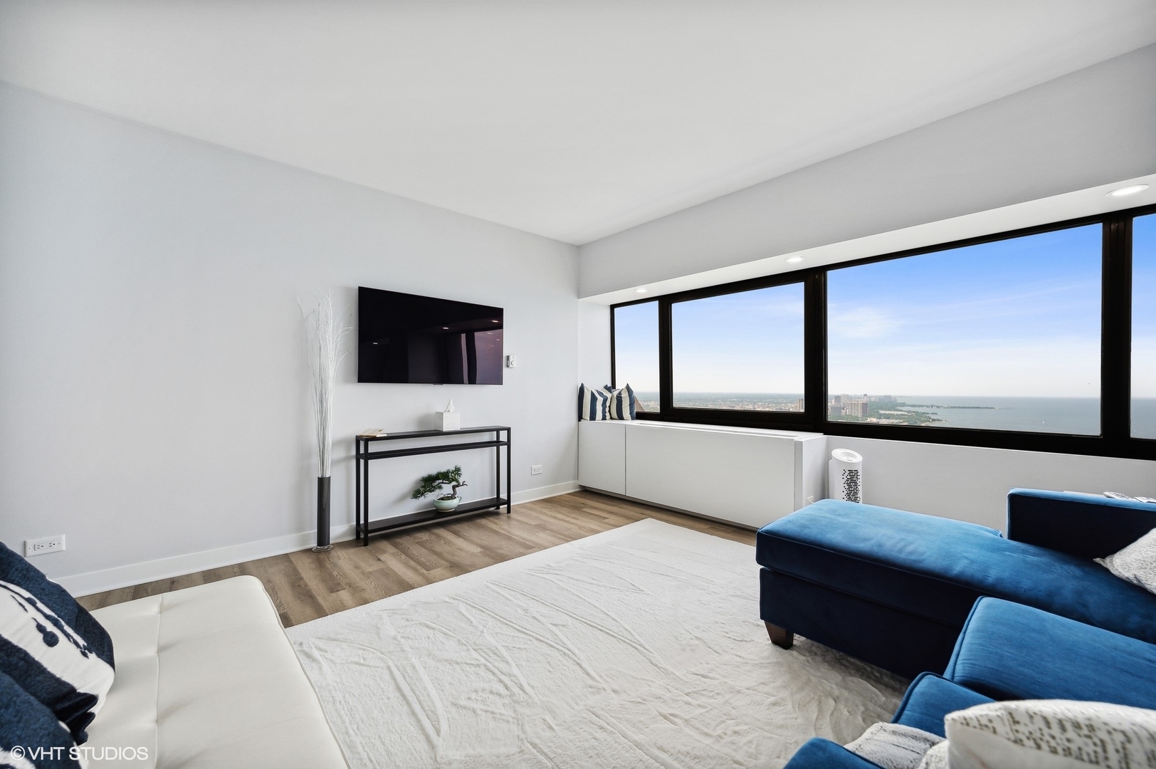 175 E Delaware Place Unit: 5609