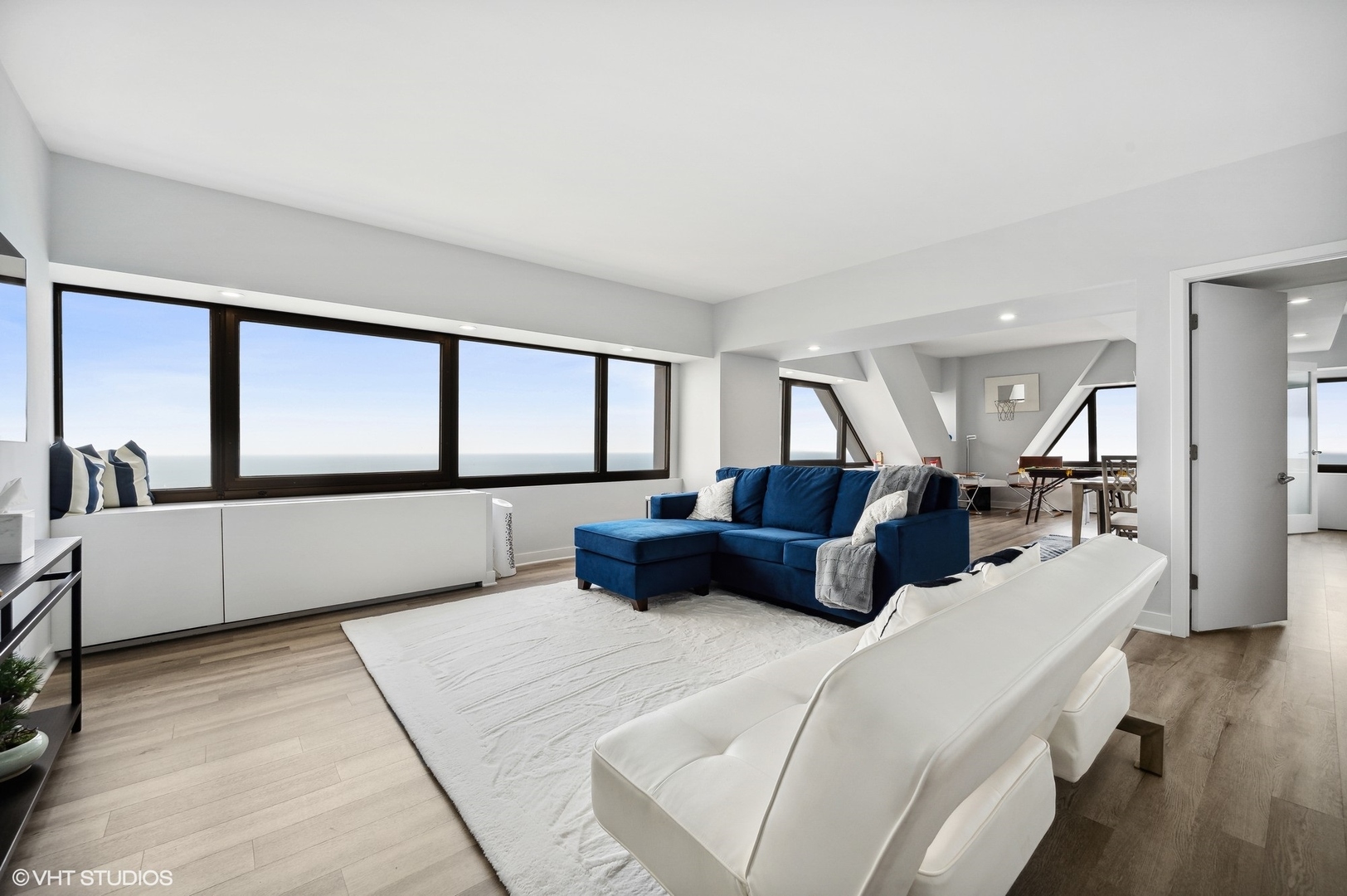 175 E Delaware Place Unit: 5609