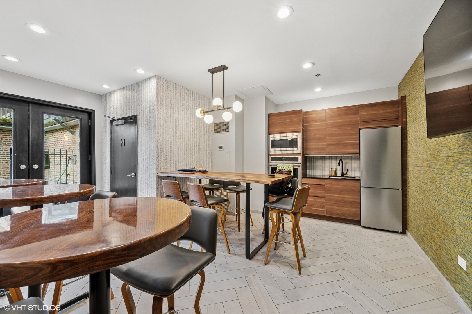 8 W Monroe Street Unit: 507