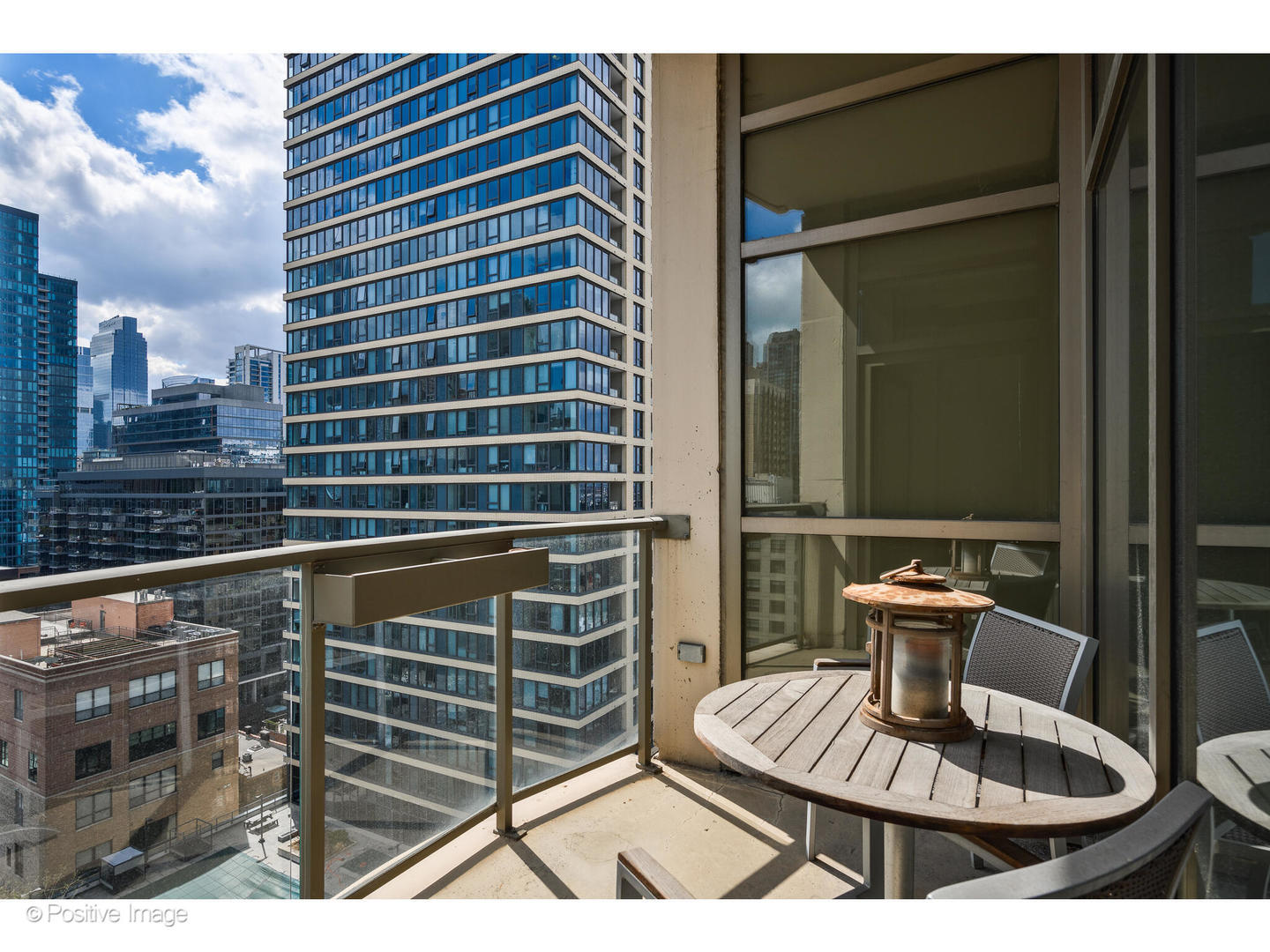 150 W Superior Street Unit: 1404