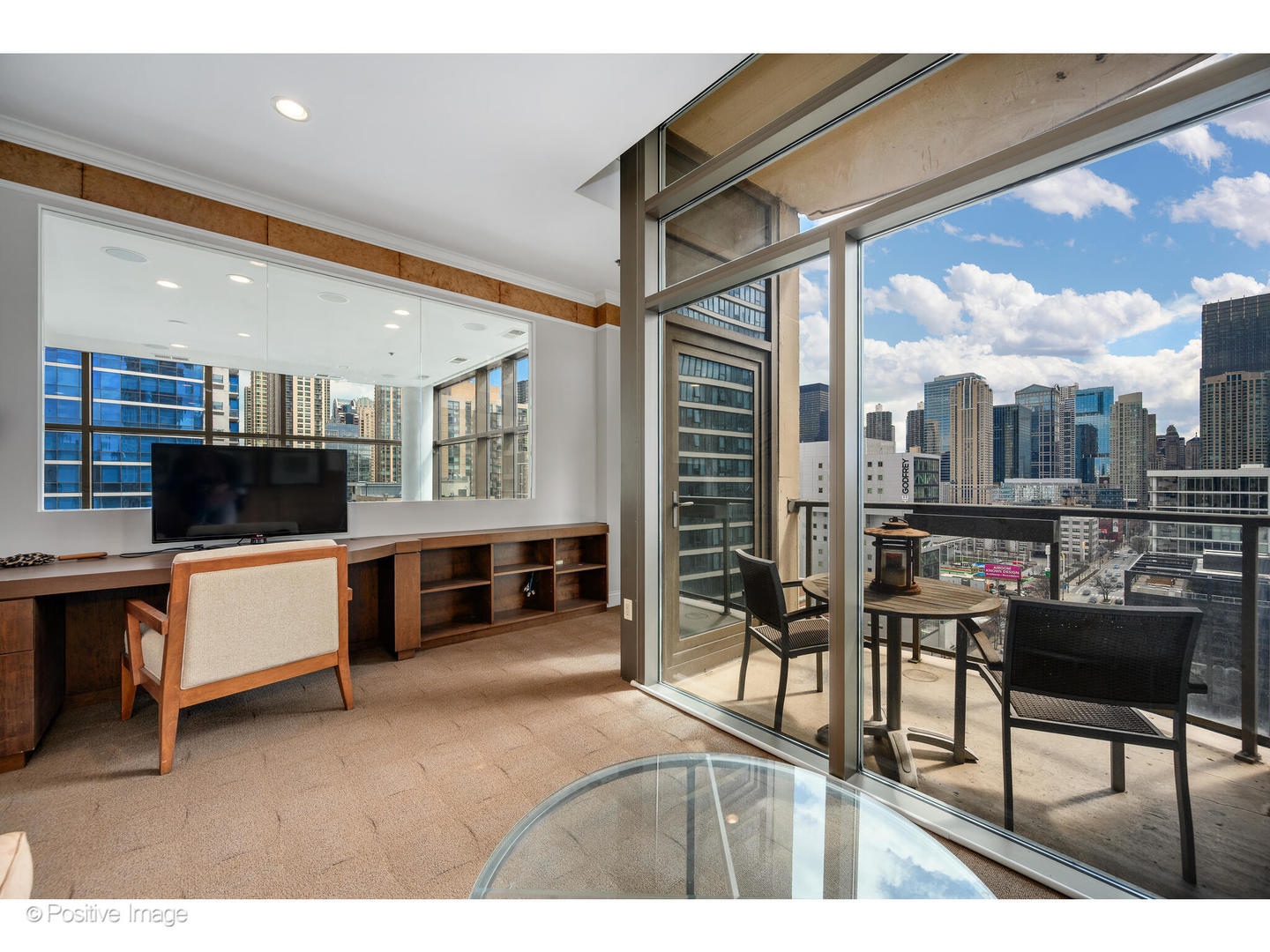 150 W Superior Street Unit: 1404