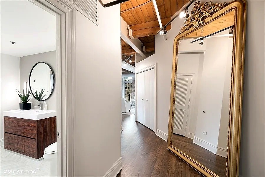 420 S Clinton Street Unit: 518