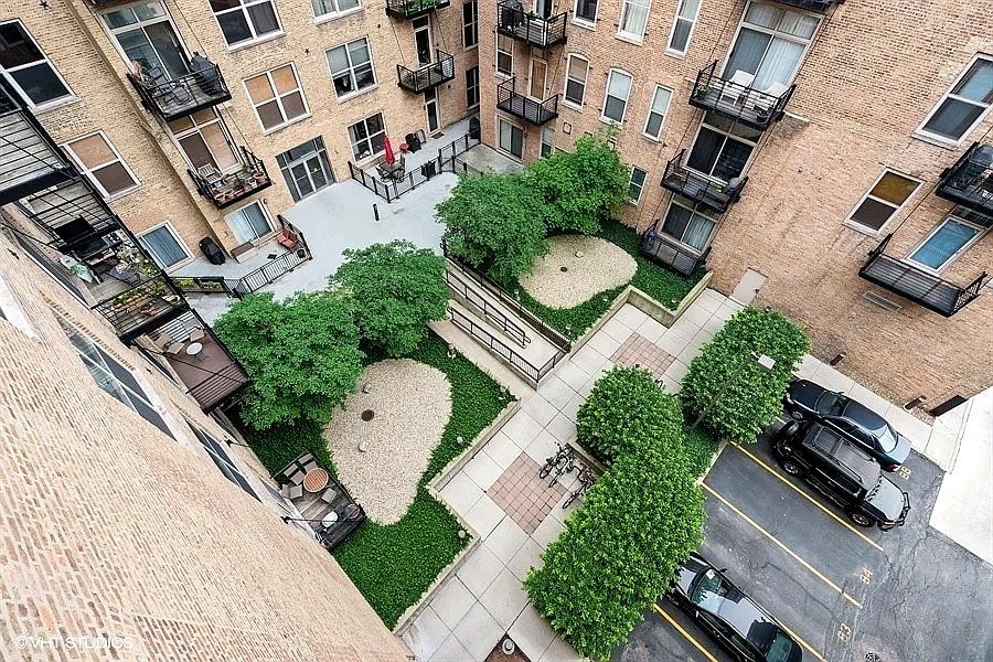 420 S Clinton Street Unit: 518