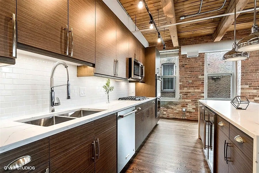 420 S Clinton Street Unit: 518