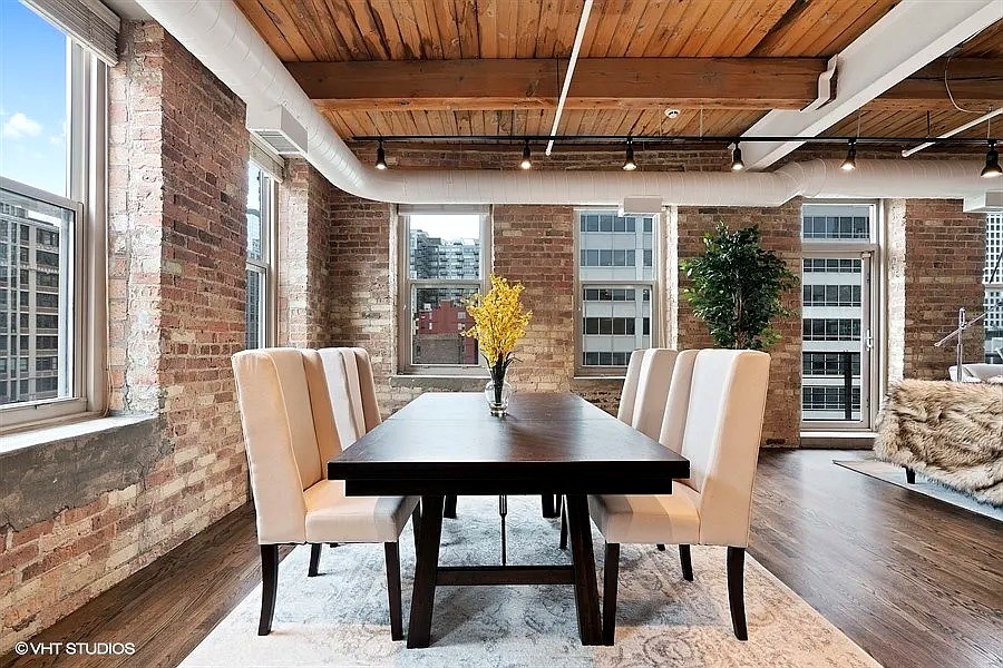 420 S Clinton Street Unit: 518